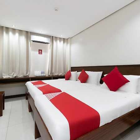 West Makati Hotel Makati City Kültér fotó