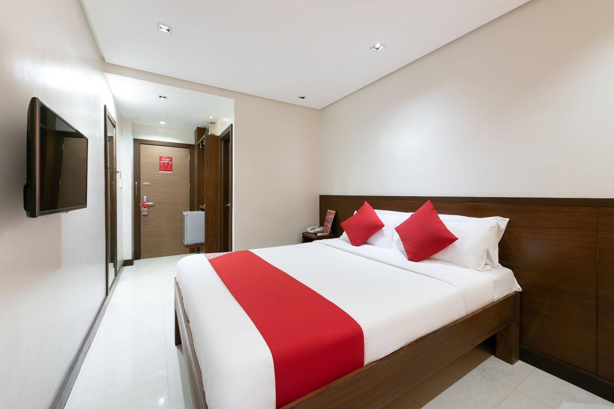 West Makati Hotel Makati City Kültér fotó