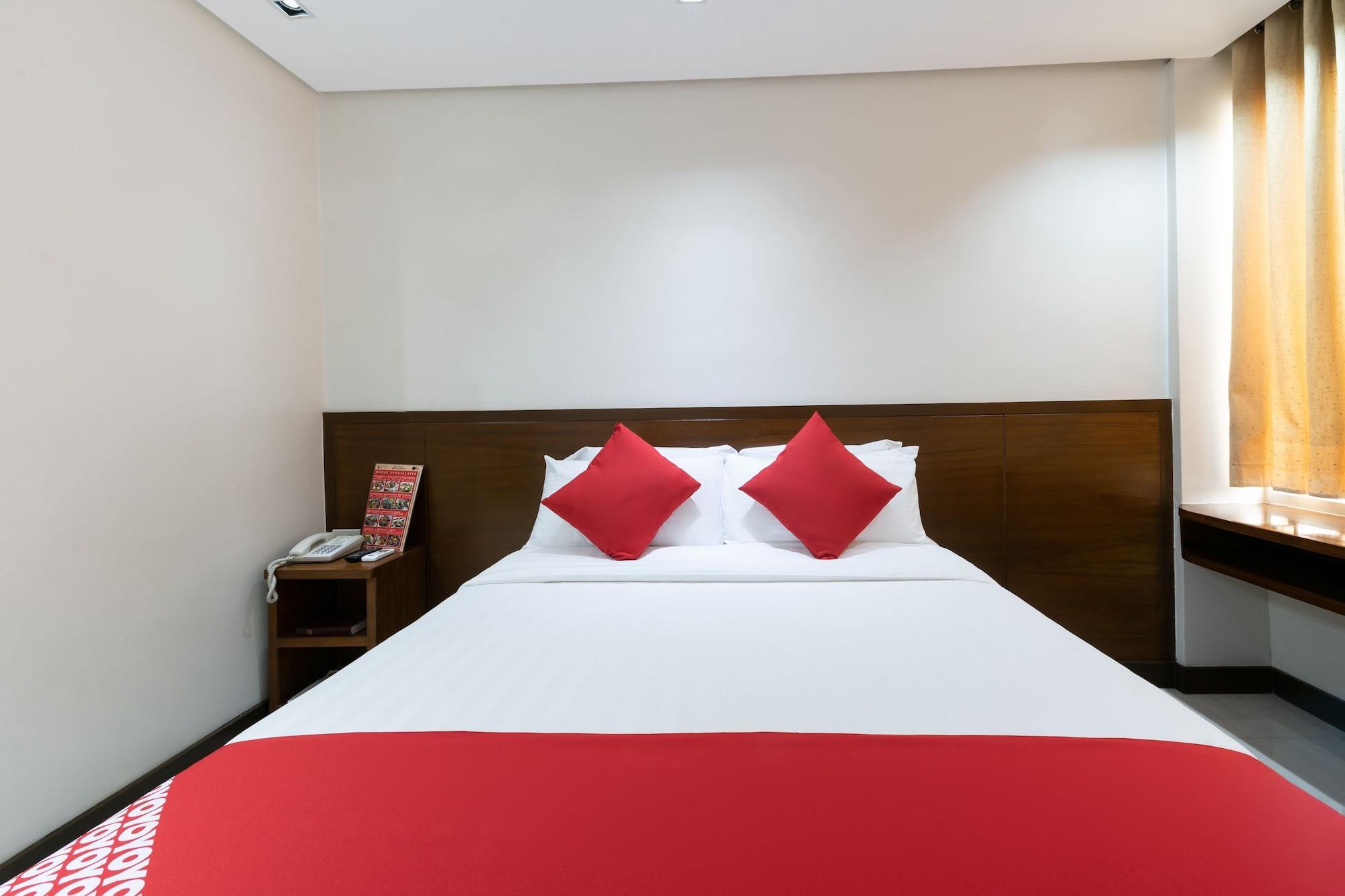 West Makati Hotel Makati City Kültér fotó