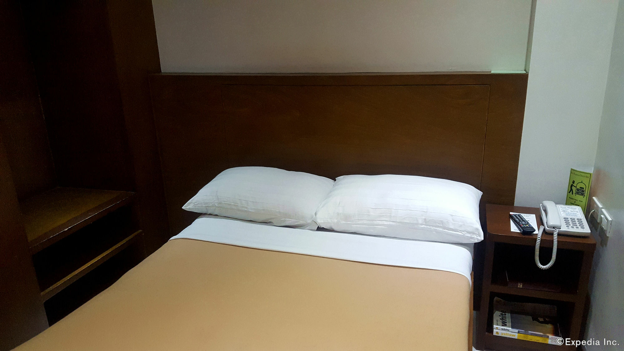 West Makati Hotel Makati City Kültér fotó